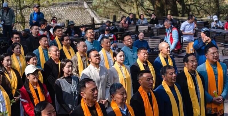 蒙顶山皇茶采制祭祖大典:弘扬茶文化,彰显世界圣山地位 2025年蒙顶山皇茶采制祭祖大典隆重举行