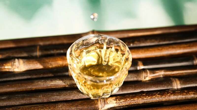 下关大树春饼茶 细酌高山云雾滋养出的“春韵” 下关大树春饼茶 细酌高山云雾滋养出的“春韵”