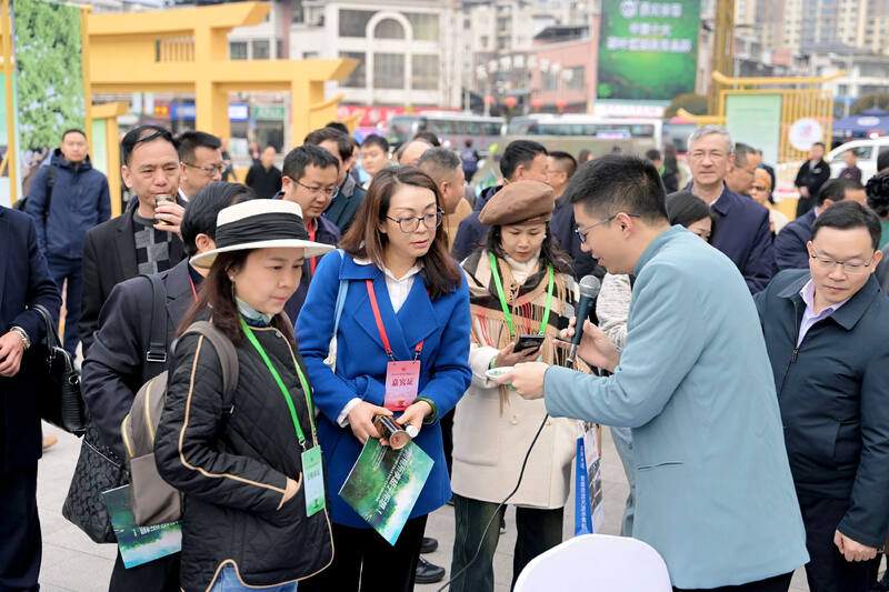 蒙顶山茶商大会推动雅茶产业高质量发展 全球茶商共议茶业大计!2025年蒙顶山茶商大会圆满召开!