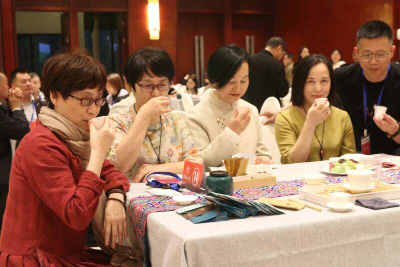 企业如何通过外脑决策实现泛媒体化转型 品牌方法论 茶产业十大趋势——企业媒体化