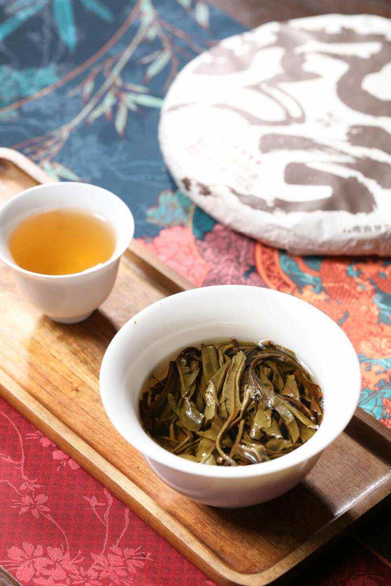 风云青饼:布朗山雨林珍藏,口感层次如云变幻 风云际会,一壶千年 品八角亭
