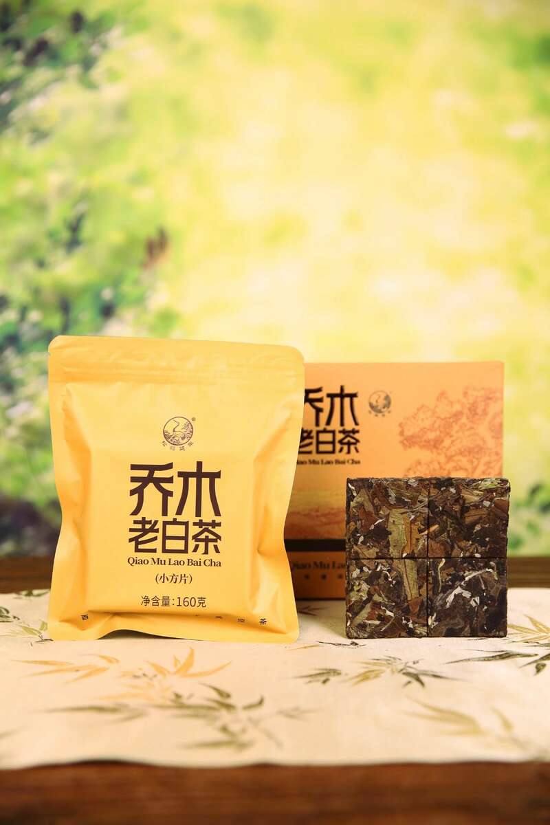 春日惬意时光 小方片白茶越陈越醇 下关乔木老白茶 白茶小方片,春日小甜甜