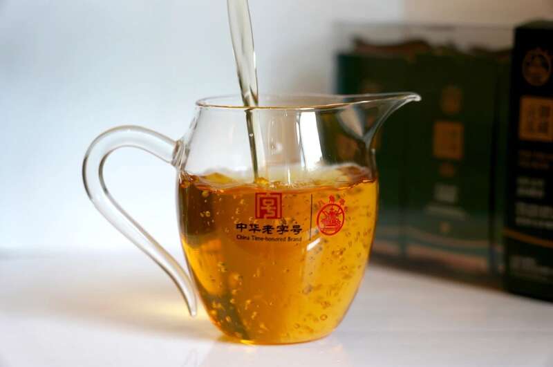 逆袭从一杯唤醒东方基因的原始普洱茶开始 八角亭御藏贡蕊 唤醒你血脉中沉寂的东方力量,开启一场仪式感拉满的能量解封!