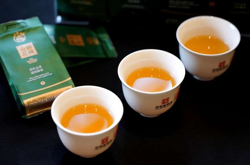 逆袭从一杯唤醒东方基因的原始普洱茶开始 八角亭御藏贡蕊 唤醒你血脉中沉寂的东方力量,开启一场仪式感拉满的能量解封!